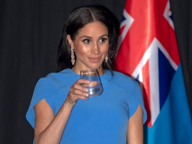Meghan yang dikenal pekerja keras selalu bangun subuh. Pada dini hari, kabarnya Meghan sudah memiliki banyak permintaan pada asistennya dengan memborbardir mengirim pesan singkat. (Foto: Getty Images)