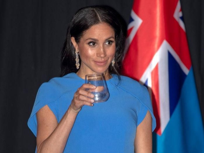 Terungkap! Kado Mewah Pangeran Charles untuk Meghan Markle