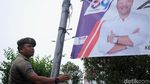 Satpol PP Tertibkan Alat Peraga Kampanye di Jakbar