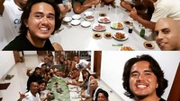 Meski lahir di Pakistan dan keturunan Belanda, tapi David tetap gemar dengan masakan tradisional lho. Salah satunya dengan ngeliwet bareng bersama ikan bakar, dan daun pisang. Foto: Instagram @david8js