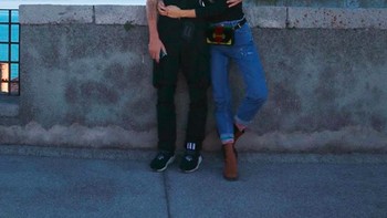 Dengan lebih dari 7,4 juta subsciber di YouTube, Marzia adalah YouTuber asal Italia yang paling populer. Ini saat dia bersama sang pacar, PewDiePie. Foto: Instagram