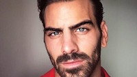Ladies, kenalan nih model tampan asal Amerika Serikat Nyle DiMarco. Dia seorang tunarungu dengan beragam prestasi di dunia modeling. (nyledimarco/Instagram)