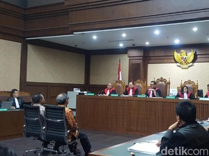 Terdakwa Kasus e-KTP Dicecar soal Pola Aliran Duit dari Luar Negeri