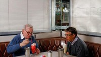Bill Gates merupakan miliuner yang mendirikan Microsoft. Sempat menempati peringkat pertama sebagai orang terkaya di dunia, Bill lebih suka sarapan dengan sereal cocoa puffs.  Foto: Istimewa