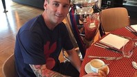Sebagai salah satu pesepakbola kelas dunia, Lionel Messi memilih sarapan dengan kopi dan croissant. Menu sarapan lainnya ada air putih, minyak zaitun, gandum, hingga buah dan sayuran segar. Foto: Istimewa