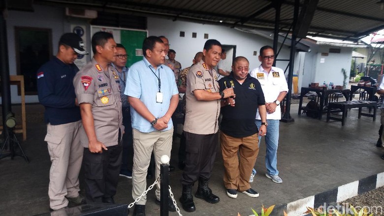 Fakta-fakta Terbaru Tembakan Peluru Nyasar di DPR Fakta-fakta Terbaru Tembakan Peluru Nyasar di DPR