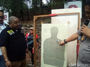 Lihat Uji Tembak, Anggota Komisi III: Peluru Nyasar Kesalahan Latihan
