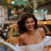 Ia pernah digosipkan dekat dengan Leonardo DiCaprio, Nick Jonas sampai Harry Styles. Tapi kini, Georgia diketahi berstatus single.  Foto: dok. Instagram (@georgiafowler)