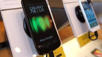 Samsung pernah pula mengeluarkan seri Nexus bersama Google dengan nama Galaxy Nexus pada tahun 2012. Foto: Getty Images