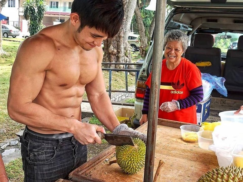 Wah, YouTuber Atletis dan Keren Ini Dulunya Penjual Durian Wah, YouTuber Atletis dan Keren Ini Dulunya Penjual Durian