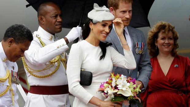Meghan Markle Pakai Gelang dari Ayah Mertua, Harganya Rp 430 Juta