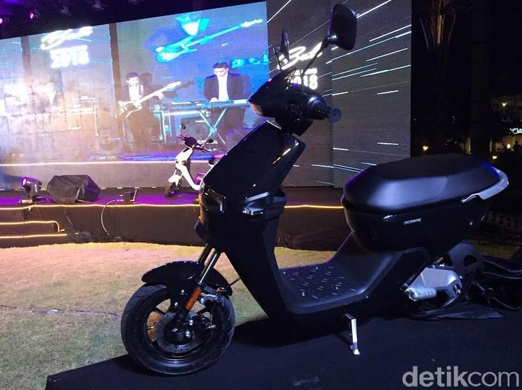 Skuter Listrik Benelli
