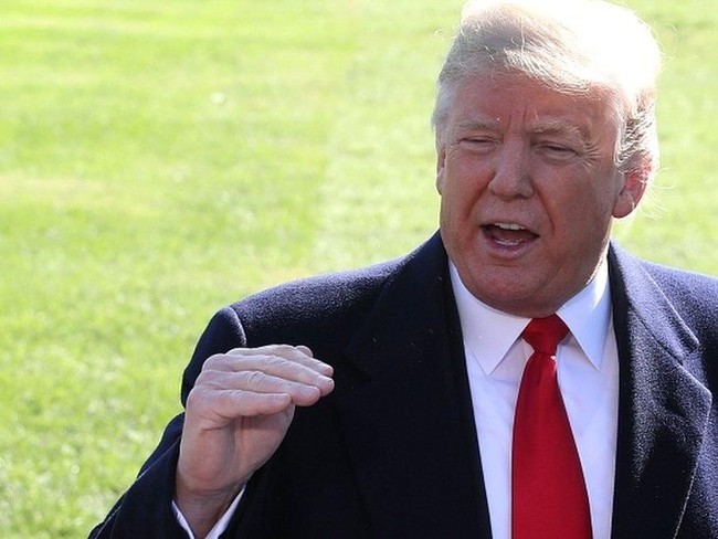 Sebagai presiden Amerika Serikat, Donald Trump tak punya banyak waktu tidur. Dilaporkan, ia hanya tidur selama tiga sampai empat jam. Di hari-hari tertentu bahkan dia hanya tidur selama satu jam.  Foto: BBC World