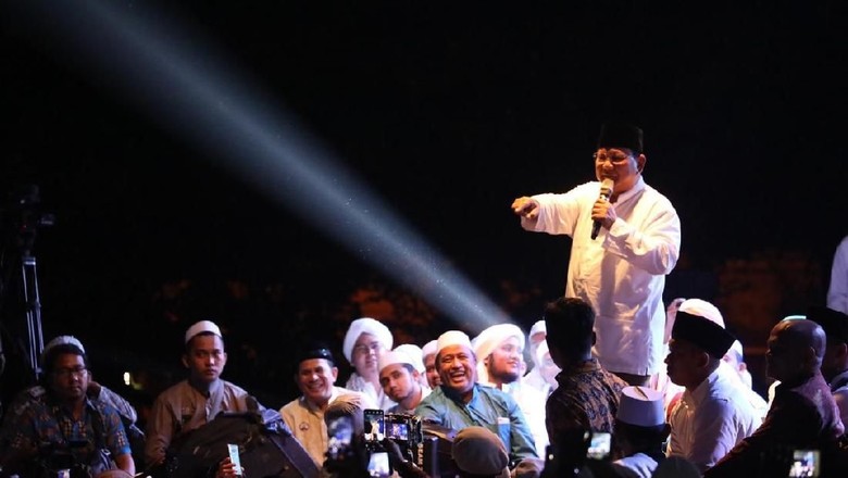 Minta Relawan Sumbang Dana, Prabowo: Tak Usah Malu Nggak Punya Duit Minta Relawan Sumbang Dana, Prabowo: Tak Usah Malu Nggak Punya Duit
