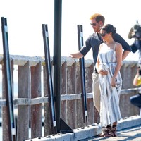 Sebagai anggota kerajaan, ada aturan yang harus dipatuhi Meghan Markle selama mengandung. Salah satunya dilarang bad mood. Ia harus selalu dalam mood yang bagus dan tersenyum di depan publik, meskipun sedang mengalami gejolak emosi. Foto: Getty Images