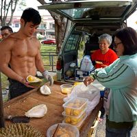 Wah, YouTuber Atletis dan Keren Ini Dulunya Penjual Durian