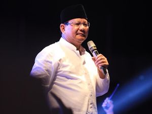 Prabowo Bandingkan RI dengan China di Buku Paradoks Indonesia