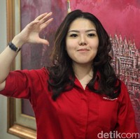 Tina Toon pernah mengungkapkan kalau dirinya jadi korban bully saat kecil karena bertubuh gendut. Tina Toon mengaku mengalami bullying saat duduk di bangku kelas empat sekolah dasar. Karena di-bully, dirinya menjadi emosian. Kini Tina memilih tak mempedulikan komentar orang. Kalau sekarang ya paling hater-hater nggak jelas. Masih perkara fisik tapi tidak separah dulu waktu kecil, ucapnya. Foto: Lamhot Aritonang