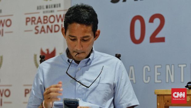 HOLD-Pakaian Ma'ruf dan Beban Sandi di Debat Cawapres