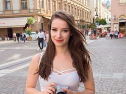 Aksi Enji Night, Cosplayer Hungaria yang Jelita