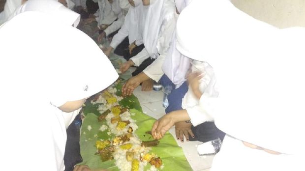 Polokan, Tradisi Unik Rayakan Hari Santri di Probolinggo