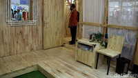 Konsep rumah kayu ini meski sederhana namun terlihat indah dan elegan.