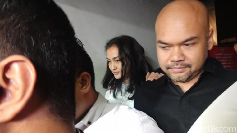Atiqah Hasiholan Bungkam Usai Diperiksa soal Kasus Hoax Ratna Atiqah Hasiholan Bungkam Usai Diperiksa soal Kasus Hoax Ratna