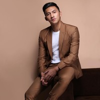 Tak hanya itu, Junna pun jago bernyanyi dan memiliki suara merdu. Bahkan dirinya telah memiliki single lagu terbarunya yang berjudul Selamanya. Foto: Instagram @junnaaditya_mr