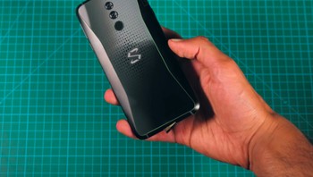 Dapur pacunya ditenagai Snapdragon 845, salah satu prosesor paling powerful saat ini. Foto: Xiaomi Today