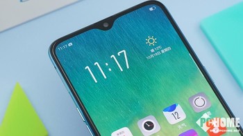 Kamera depan berukuran 25 MP.  Foto: Sina Mobile