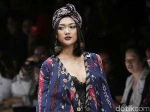 Video Buka Jaket di Acara Sekolah Dikritik, Marion Jola Jadikan Pelajaran