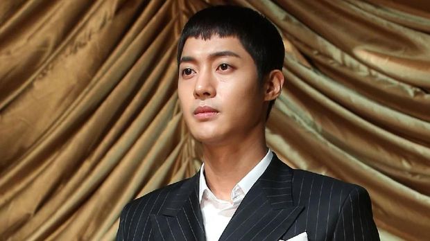 Kim Hyun Joong dituding KDRT terhadap kekasihnya.