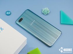 Penampakan Oppo R15x  yang Tampil Menawan