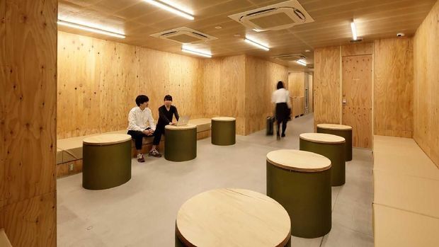 Bukan Hotel Kapsul Biasa di Jepang, Ada Saunanya!