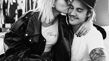 Foto pengumuman pertunangan Justin Bieber berada diurutan pertama. Memadukan gambar dan caption yang romantis, postingan tersebut mendapat 13,1 juta likes  Foto: Instagram