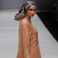 Adapun busana tradisional Korea hanbook diterjemahkan KAMI dalam bentuk outerwear bernuansa urban. Foto: Dok. KAMI