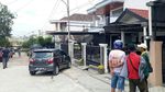 Foto: Geger Sekeluarga Tewas dengan Luka Tembak di Kepala