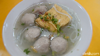 Bakso Bakar Trowulan: Pedas Gurih Mantap! Bakso Bakar yang Hits di Malang