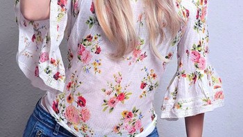 Salah satu penampilannya sebagai model. Foto: Instagram