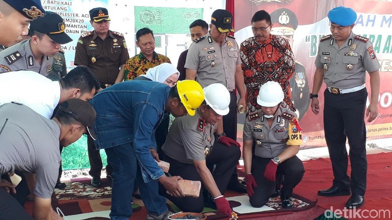 170 Rumah Bersubsidi Dibangun untuk Polri-TNI di Bojonegoro 170 Rumah Bersubsidi Dibangun untuk Polri-TNI di Bojonegoro