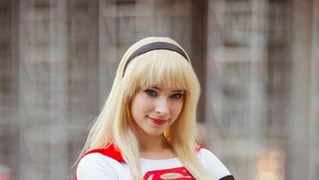 Ini saat dia berperan sebagai Super Girl. Foto: Instagram