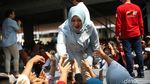 Momen Prabowo Minum Susu di Deklarasi Gerakan Emas