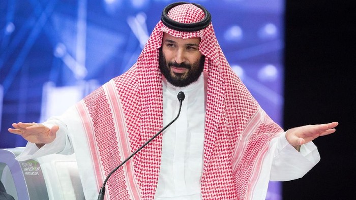 Saudi Crown Prince Mohammed bin Salman speaks during the Future Investment Initiative Forum in Riyadh, Saudi Arabia October 24, 2018.  Bandar Algaloud/Courtesy of Saudi Royal Court/Handout via REUTERS ATTENTION EDITORS - THIS PICTURE WAS PROVIDED BY A THIRD PARTY.
