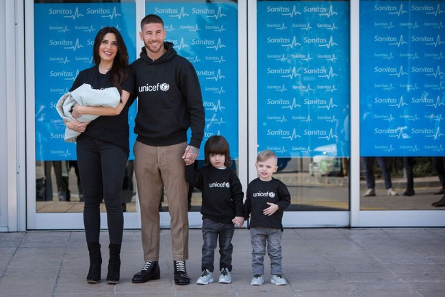 Pilar melahirkan anak pertamanya dengan Sergio Ramos pada 2014 yaitu Sergio. Anak kedua mereka Marco, lahir pada 2015 dan baru pada 25 Maret 2018, dia melahirkan anak ketiga, Alejandro. Foto: Dok. Getty Images