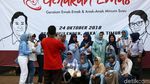 Momen Prabowo Minum Susu di Deklarasi Gerakan Emas
