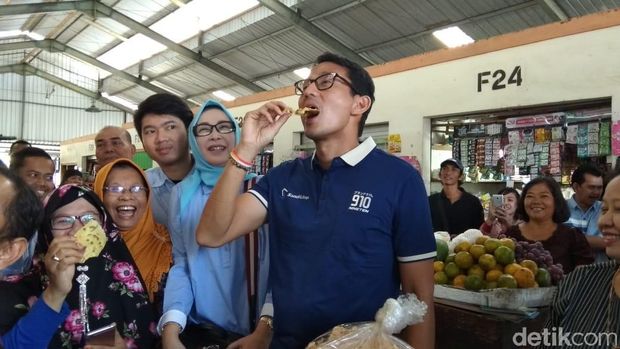 Sandiaga Uno di Pasar Projosari, Bawen. 
