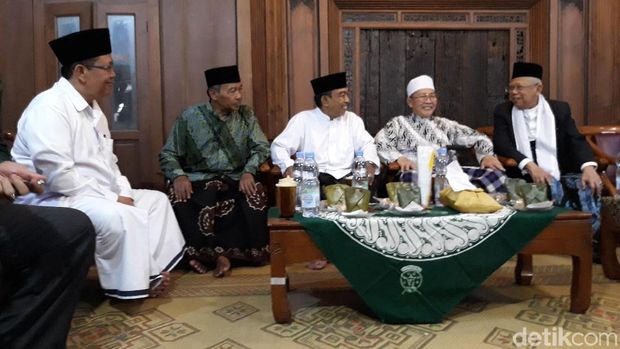 Awali Safari ke Solo, Ma'ruf Amin Ziarah ke Makam KH Ahmad Umar 