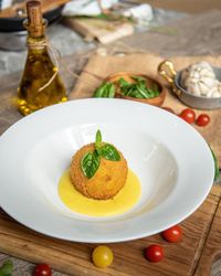 Sicily Punya Kroket Nasi dan Pasta Saus Pesto yang Creamy