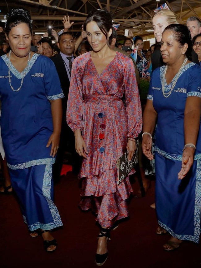 Jika mantan artis itu tak setuju dengan asistennya, ia tak segan-segan menolaknya padahal asistennya hanya mengikuti peraturan dari istana. Soal pemilihan baju misalnya, Meghan kabarnya sering berselisih dengan asistennya. (Foto: Getty Images)