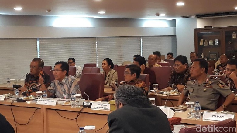 DPR-Pemerintah Sepakat Relokasi Lapangan Tembak Senayan DPR-Pemerintah Sepakat Relokasi Lapangan Tembak Senayan
